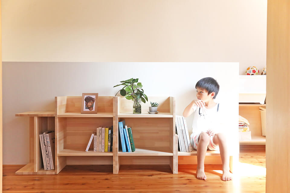 暮らしにあわせて変化する、aisuのキューブボックス
