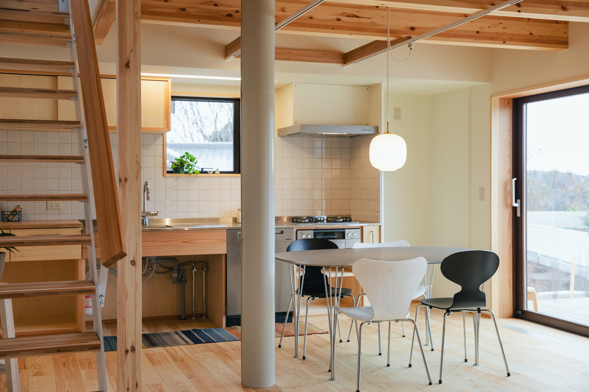 家づくりに迷ったときの、もうひとつの選択肢「aisuの家」